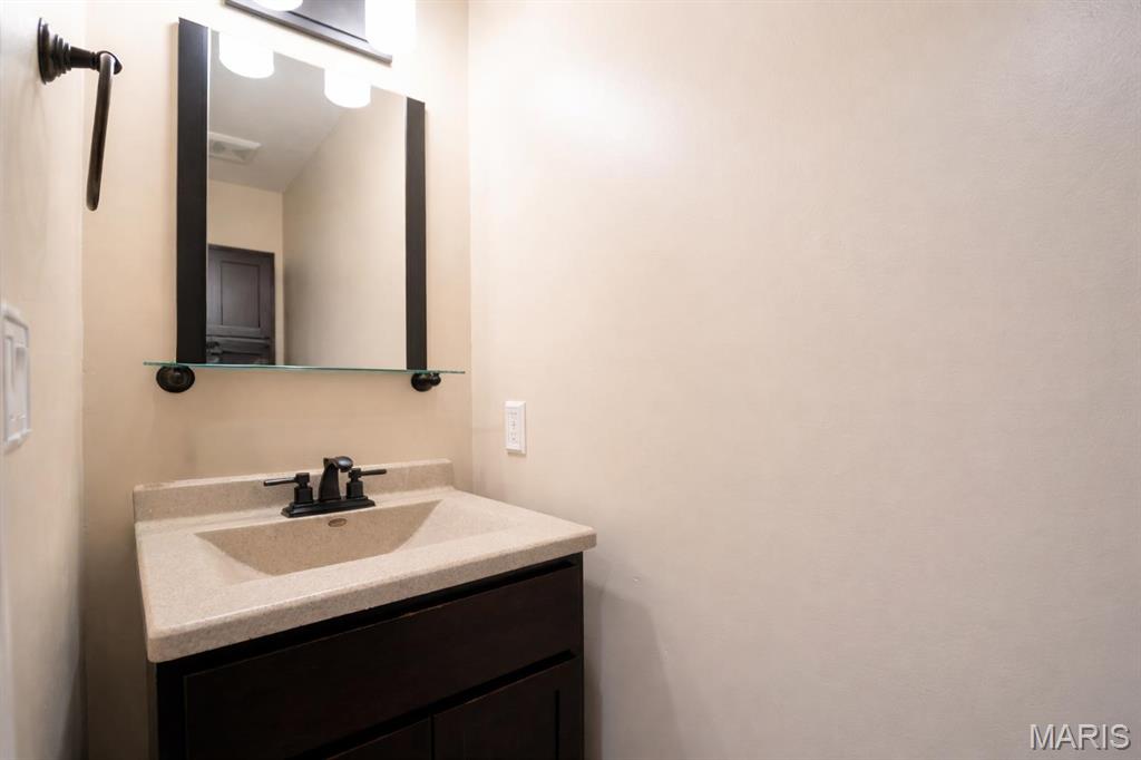 1635 Thunderbird Lane Belleville, IL 62221 - Photo 11 of 33