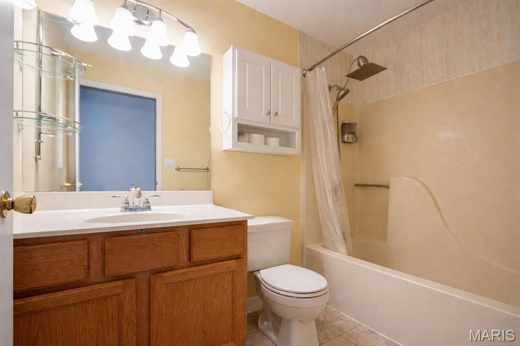 1635 Thunderbird Lane Belleville, IL 62221 - Photo 19 of 33