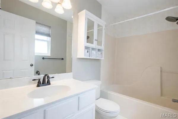 $279,900 | 1635 Thunderbird Lane, Belleville, IL 62221