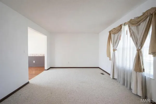 $279,900 | 1635 Thunderbird Lane, Belleville, IL 62221