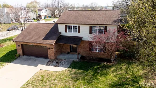 $279,900 | 1635 Thunderbird Lane, Belleville, IL 62221