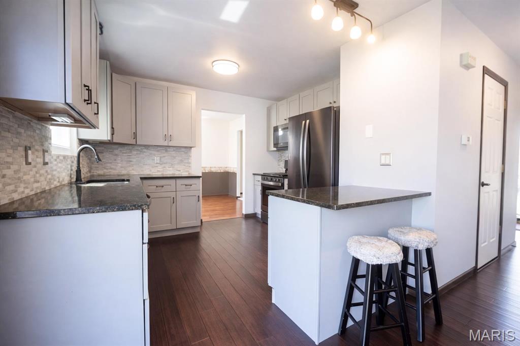 1635 Thunderbird Lane Belleville, IL 62221 - Photo 10 of 33