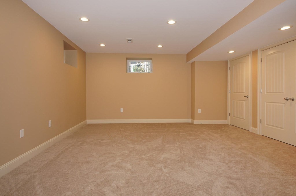276 Waverley Avenue, Unit 1 Watertown, MA 02472 - Photo 13 of 17