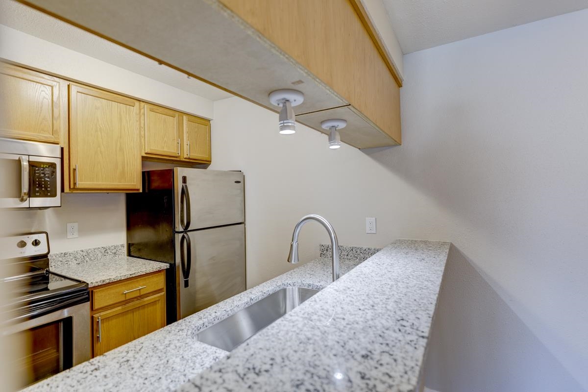 2416 Independence Lane, Unit 206 Madison, WI 53704 - Photo 12 of 33