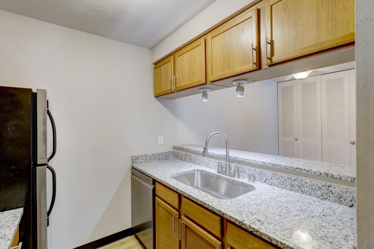 2416 Independence Lane, Unit 206 Madison, WI 53704 - Photo 14 of 33