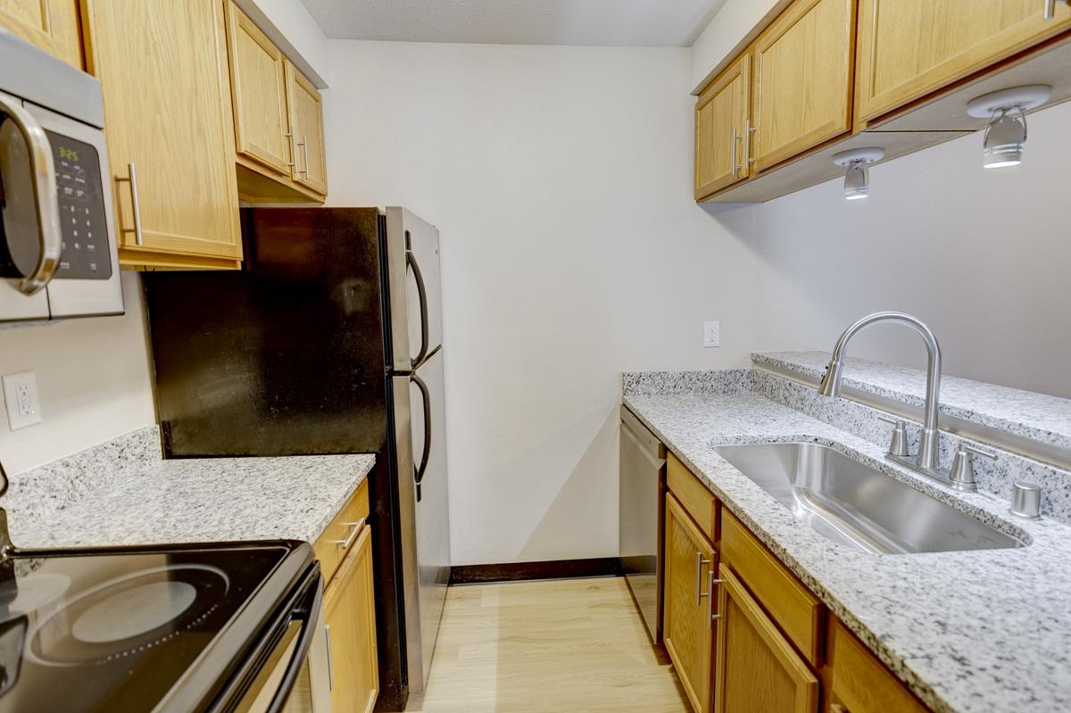 2416 Independence Lane, Unit 206 Madison, WI 53704 - Photo 15 of 33