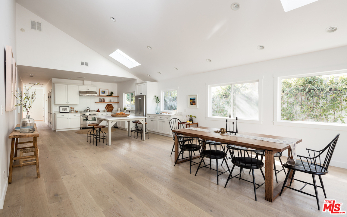 325 Brooks Avenue Venice, CA 90291 - Photo 7 of 25 a view of a dining room with furniture and wooden floor