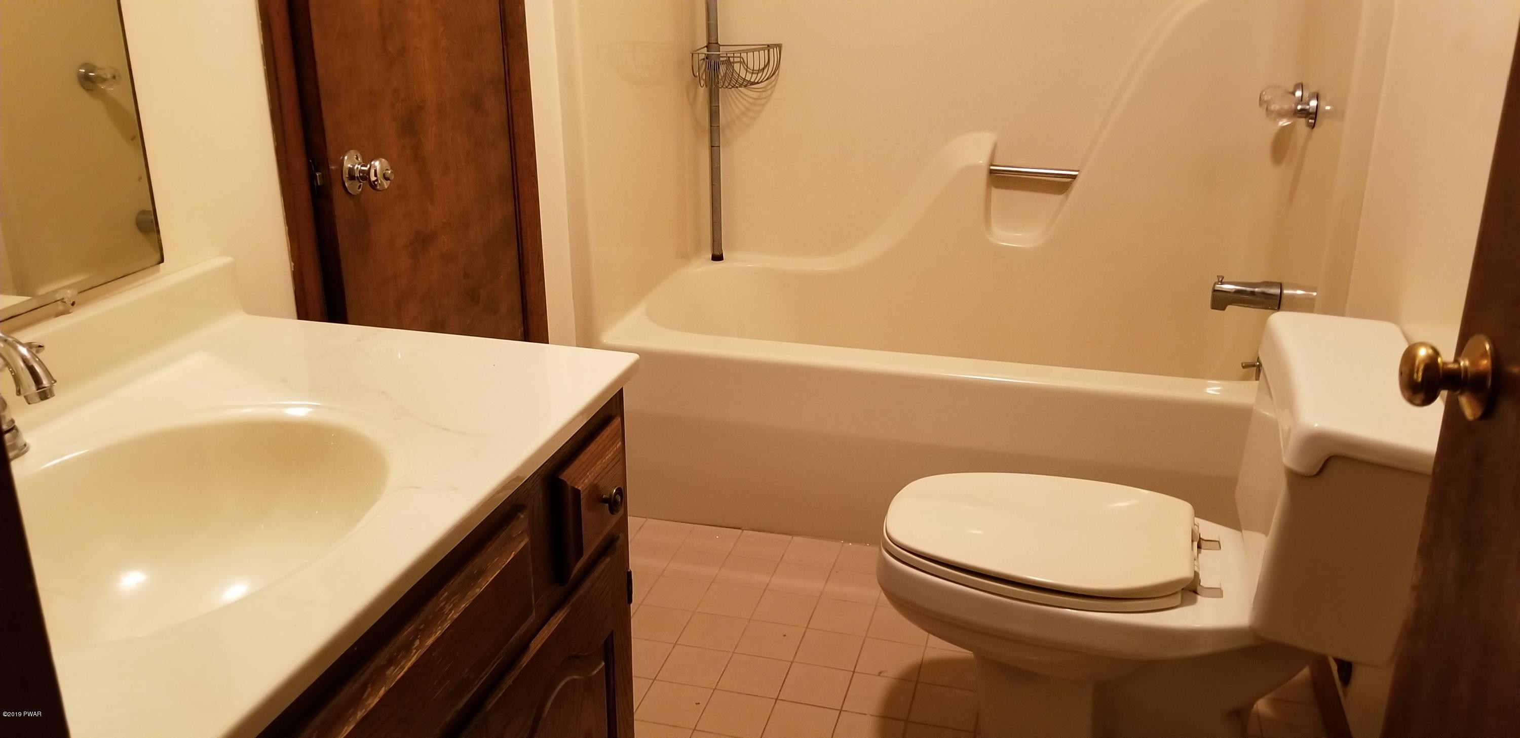 110 Ritz Drive Dingmans Ferry, PA 18328 - Photo 10 of 21 8A. Main Floor Bathroom