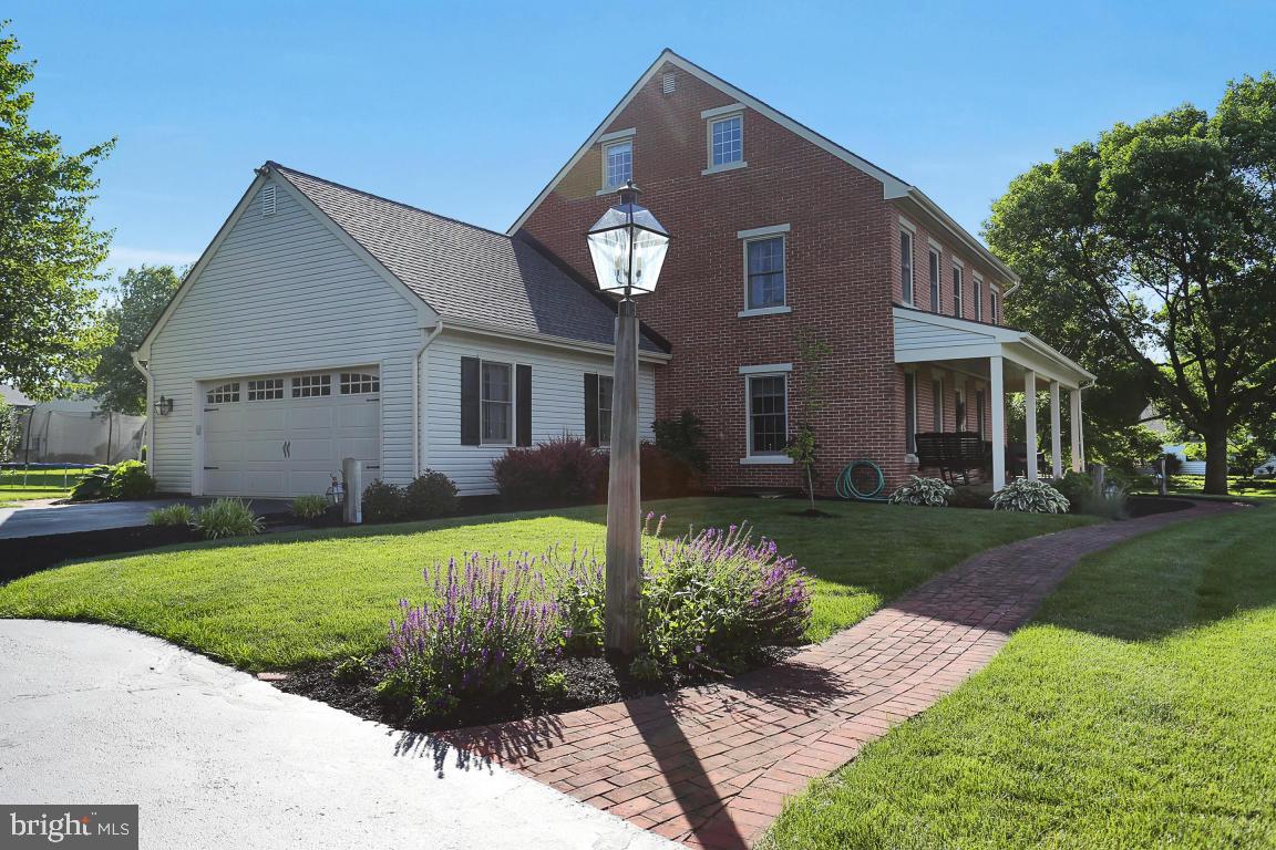 38 Bennington Circle Lititz, PA 17543 - Photo 3 of 29