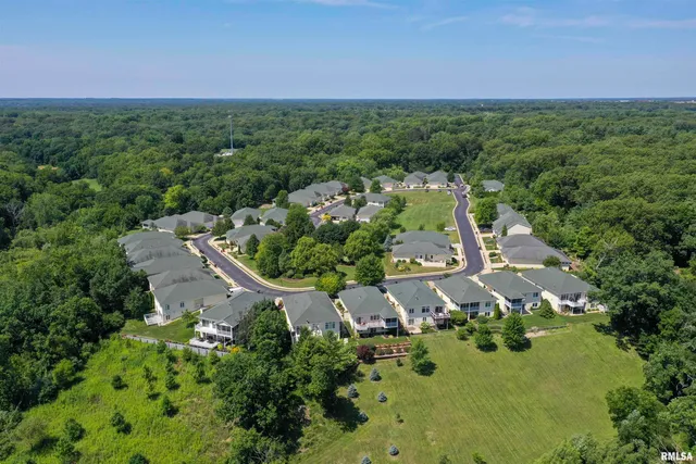 $465,000 | 5727 West Woodbriar Lane, Peoria, IL 61615