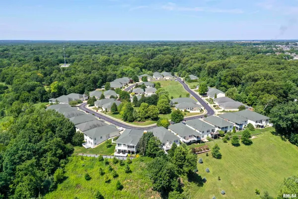 $465,000 | 5727 West Woodbriar Lane, Peoria, IL 61615