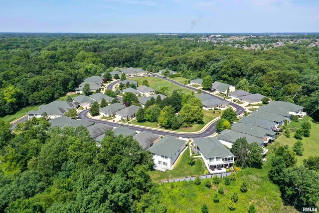 $465,000 | 5727 West Woodbriar Lane, Peoria, IL 61615