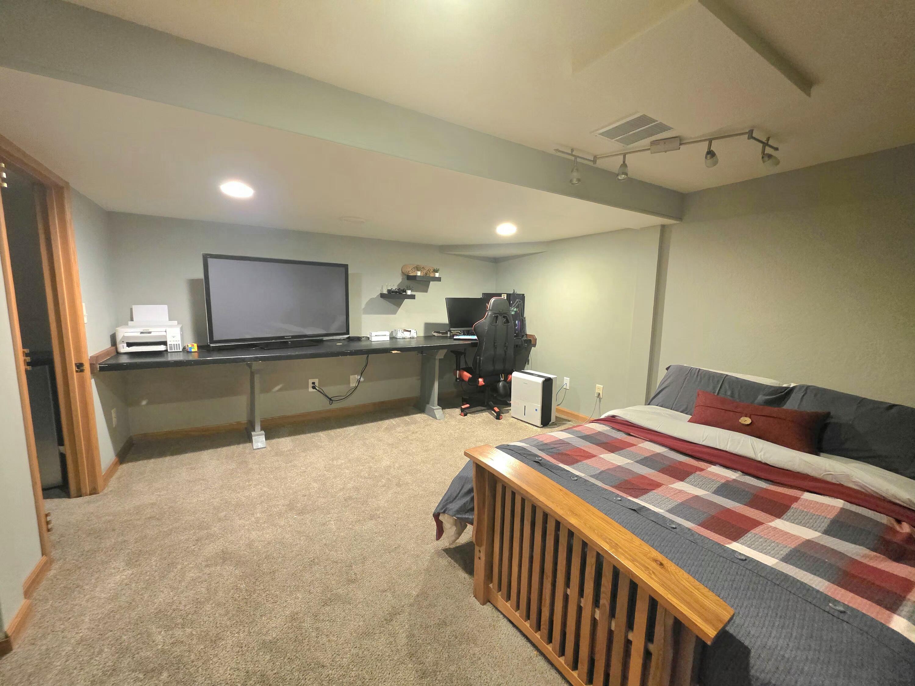 566 Riford Road Neenah, WI 54956 - Photo 47 of 63 Lowerl level office