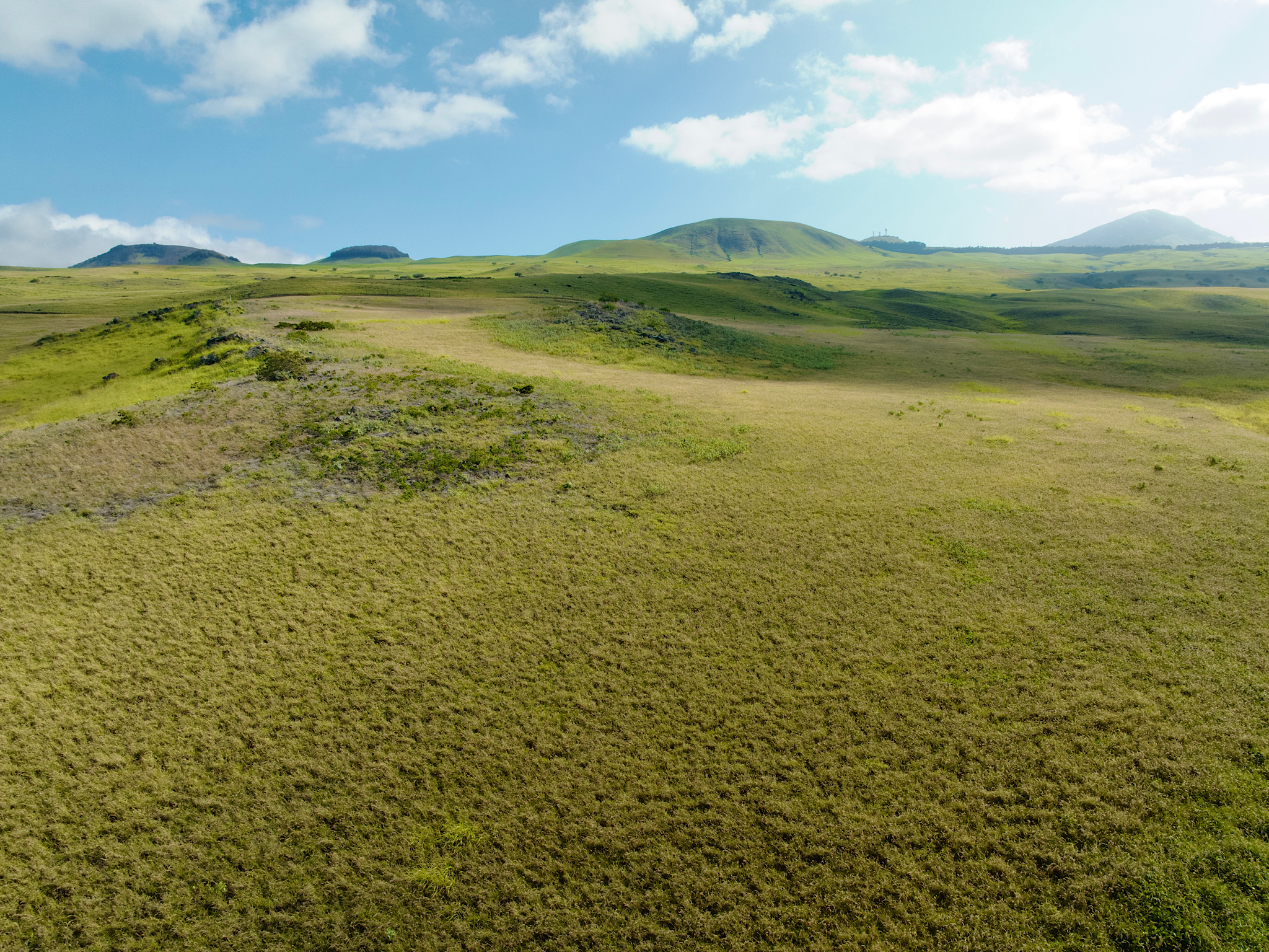 706 Kalama Way, Unit 706 Kamuela, HI 96743 - Photo 2 of 19 a view of lake with mountain
