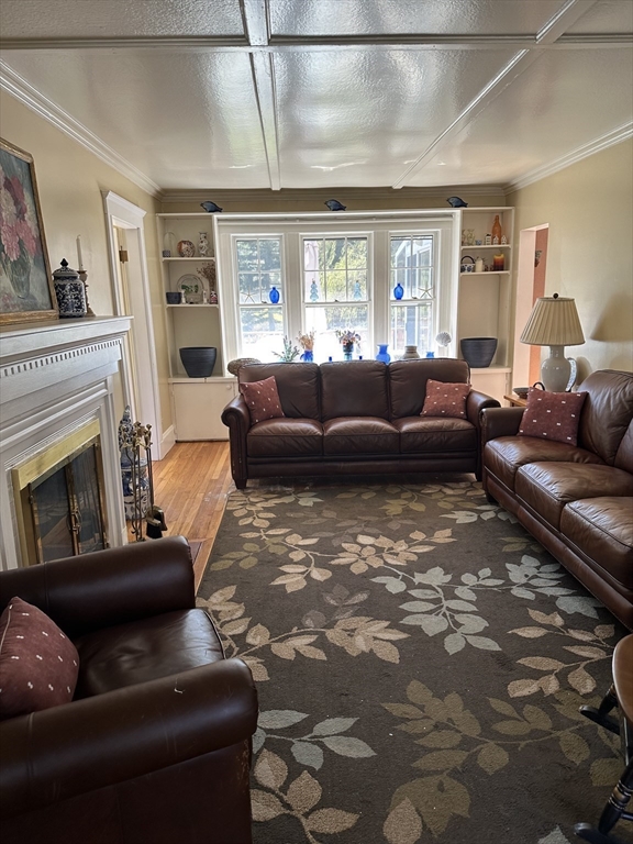 288 Glen Road Weston, MA 02493 - Photo 2 of 11 Gallery Image 2