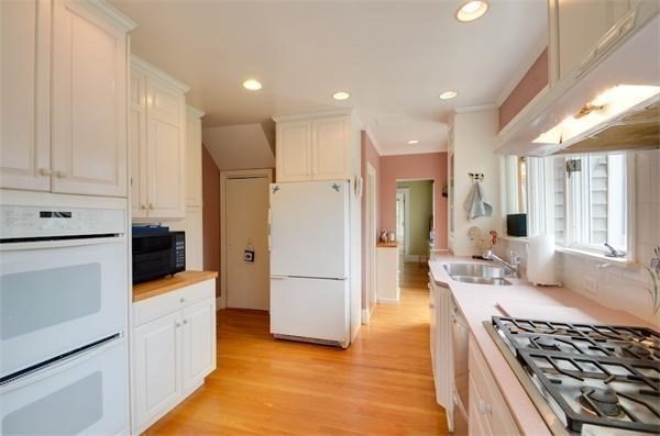 288 Glen Road Weston, MA 02493 - Photo 5 of 11 Gallery Image 5
