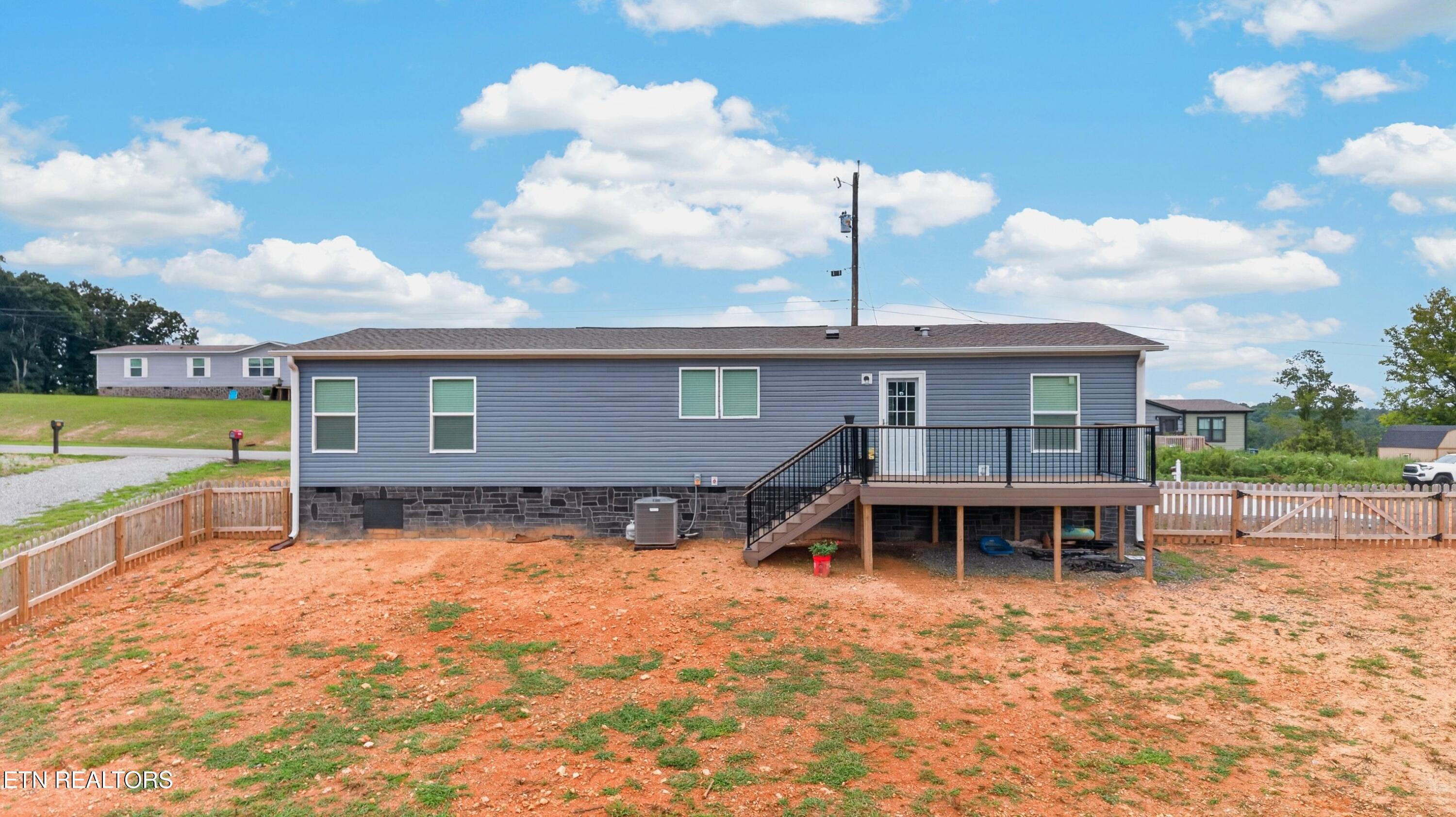 245 Laura Boling Loop Road Strawberry Plains, TN 37871 - Photo 5 of 30 003-245LauraBolingLoopRoad-StrawberryPla