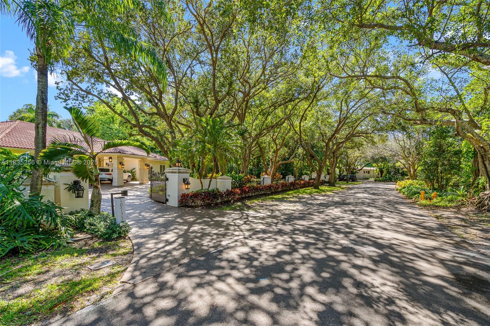 10735 Southwest 58th Avenue Pinecrest, FL 33156 - Photo 5 of 75