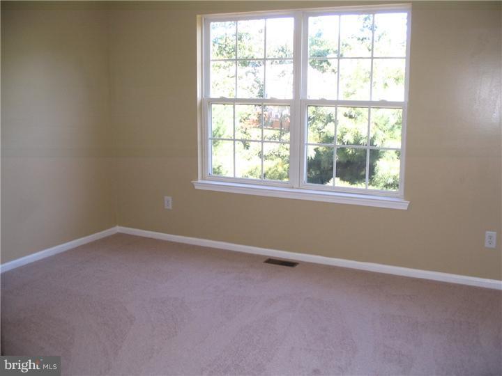 32 Warwick Road West Windsor, NJ 08550 - Photo 12 of 16 Gallery Image 12