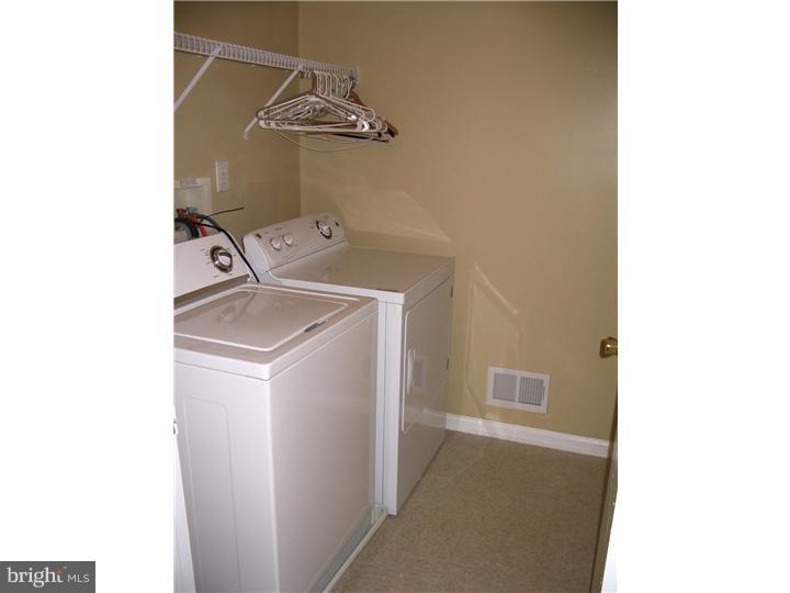 32 Warwick Road West Windsor, NJ 08550 - Photo 14 of 16 Gallery Image 14