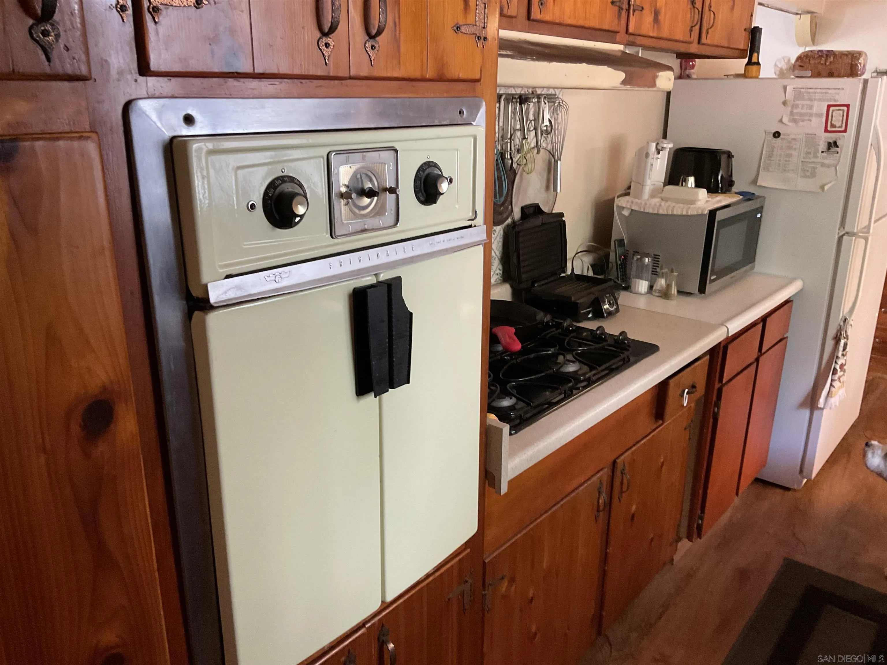 1221 Rees Road Escondido, CA 92026 - Photo 6 of 20 a utility room with dryer and washer
