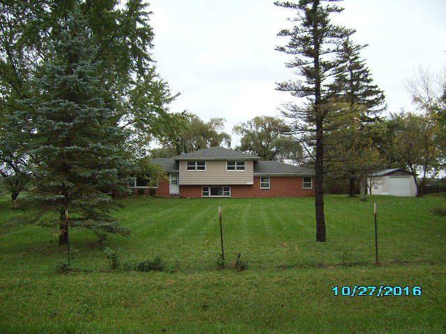 10119 Ballard Road Woodstock, IL 60098 - Photo 2 of 24