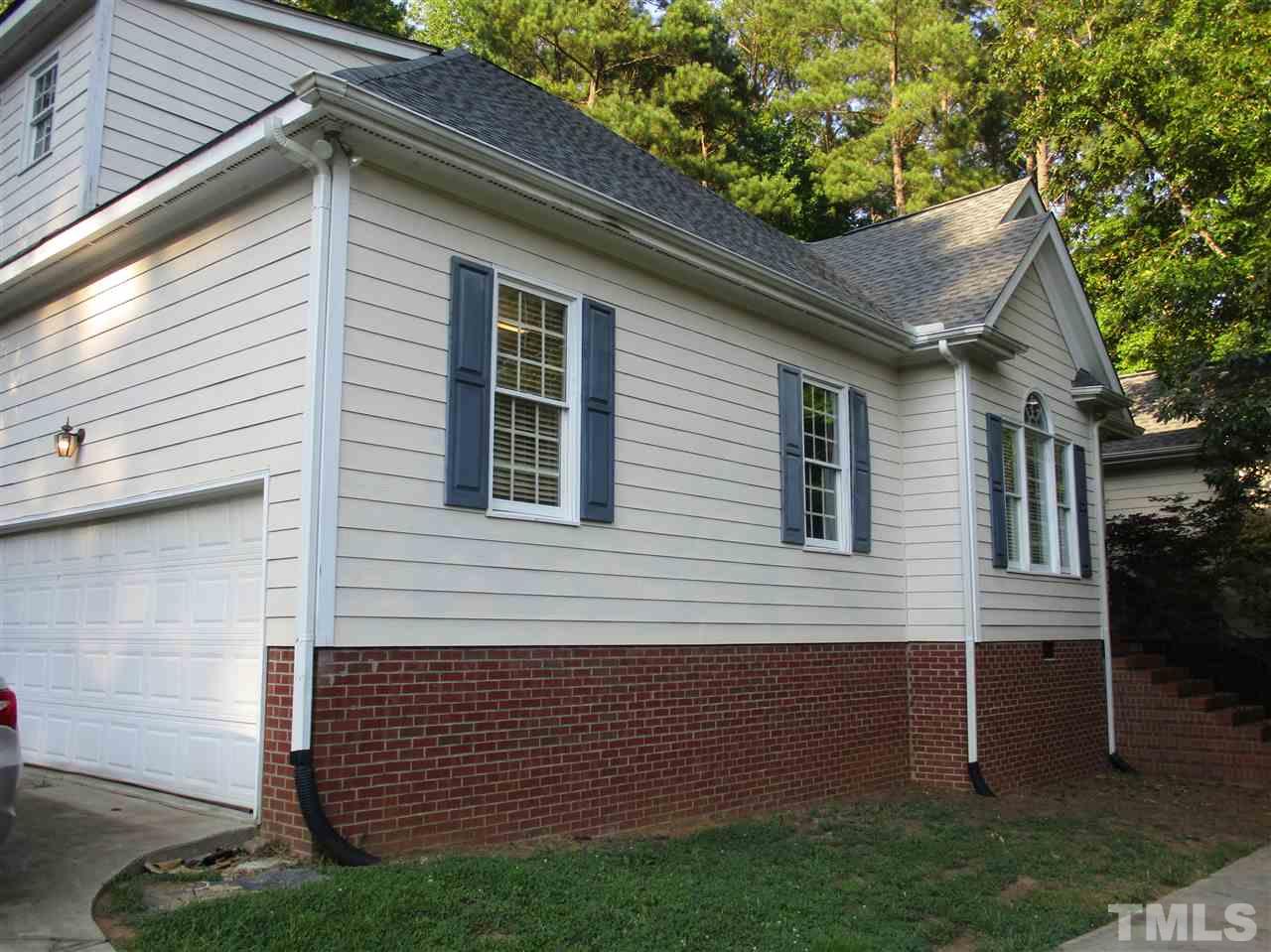 2028 Kinleys Way Raleigh, NC 27613 - Photo 3 of 27