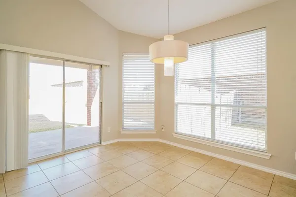 $2,015 | 1104 Hearthstone Drive, Burleson, TX 76028