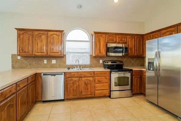 $2,015 | 1104 Hearthstone Drive, Burleson, TX 76028