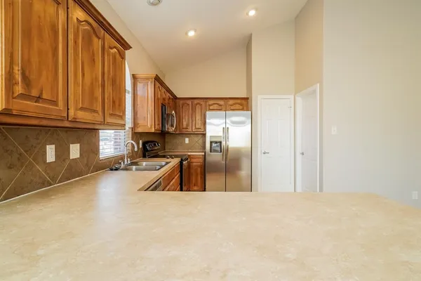 $2,015 | 1104 Hearthstone Drive, Burleson, TX 76028