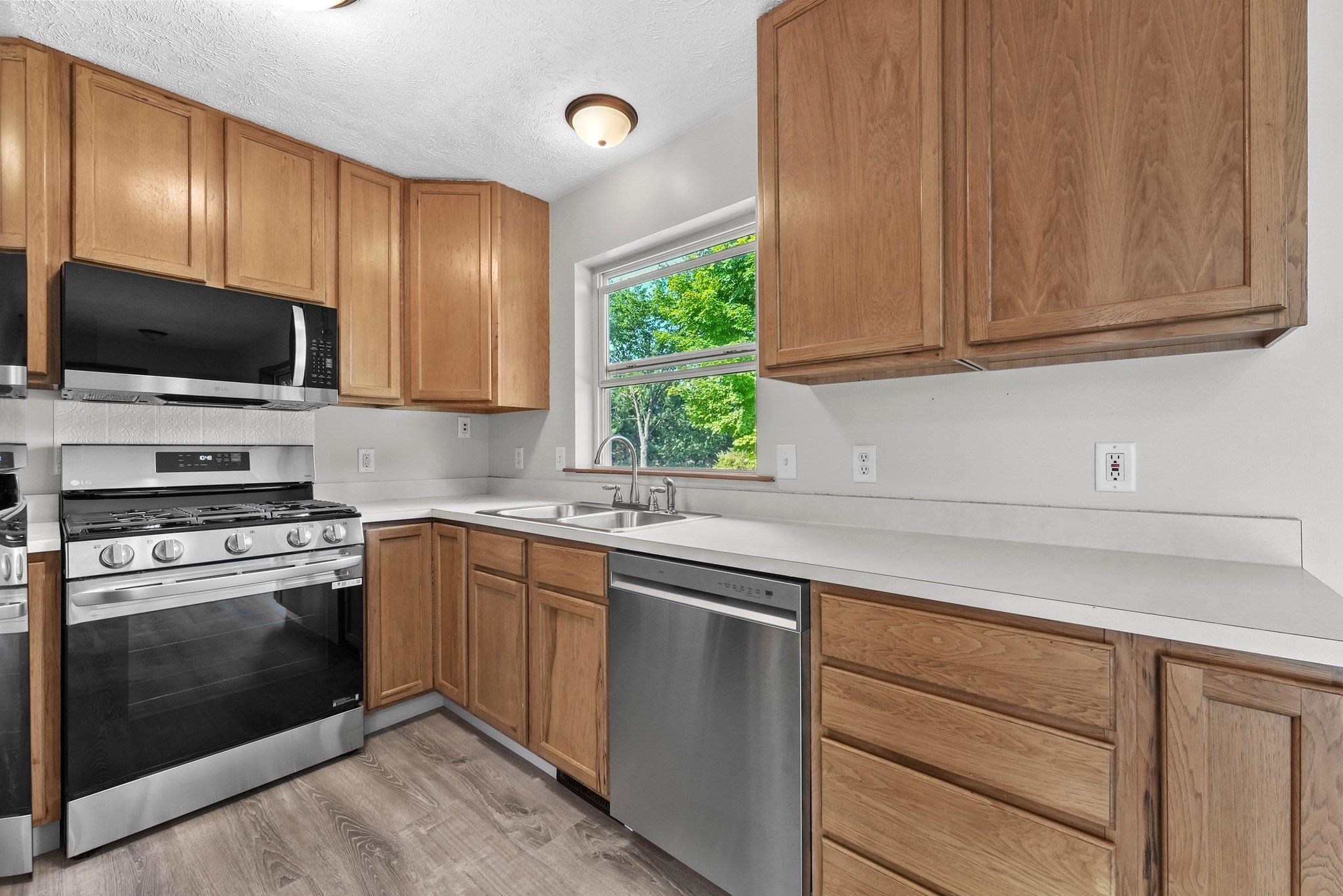 8276 Barney Road Traverse City, MI 49684 - Photo 3 of 6 1925814-c3eb961e-a8f4-4cb8-b053-b6540581b6d3.JPG