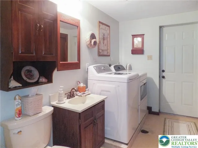 $345,000 | 508 Circle Drive, Catasauqua, PA 18032