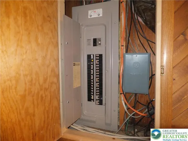 $345,000 | 508 Circle Drive, Catasauqua, PA 18032