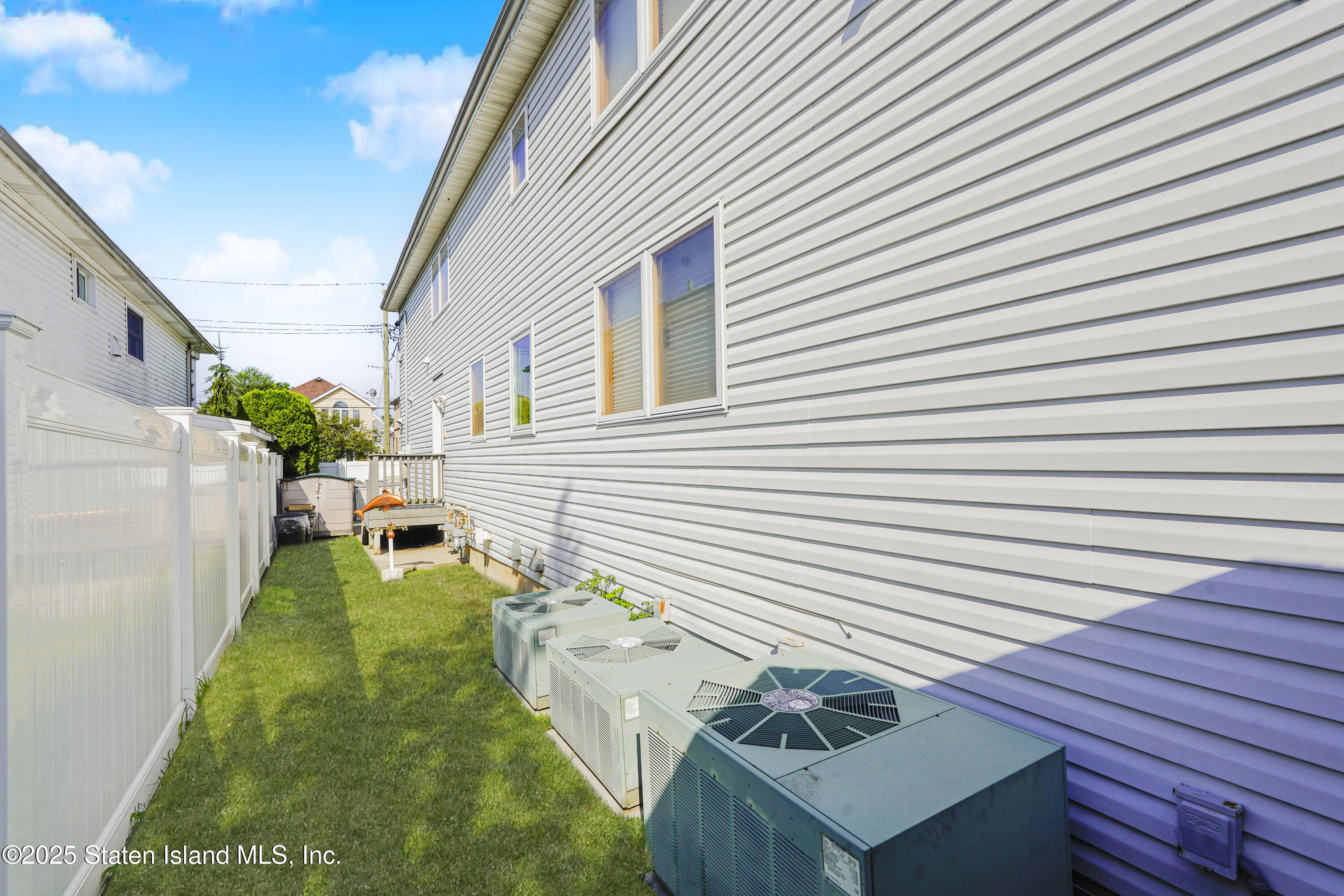 528 Rathbun Avenue Staten Island, NY 10312 - Photo 43 of 50 37