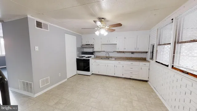 $190,000 | 3311 Kessler Court, Baltimore, MD 21227