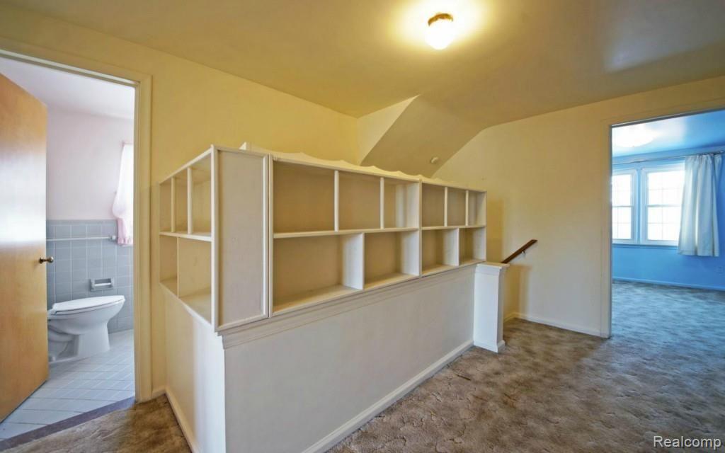 581 Roslyn Road Grosse Pointe, MI 48236 - Photo 13 of 21 16-photo-web-1680x1050-145654.jpg