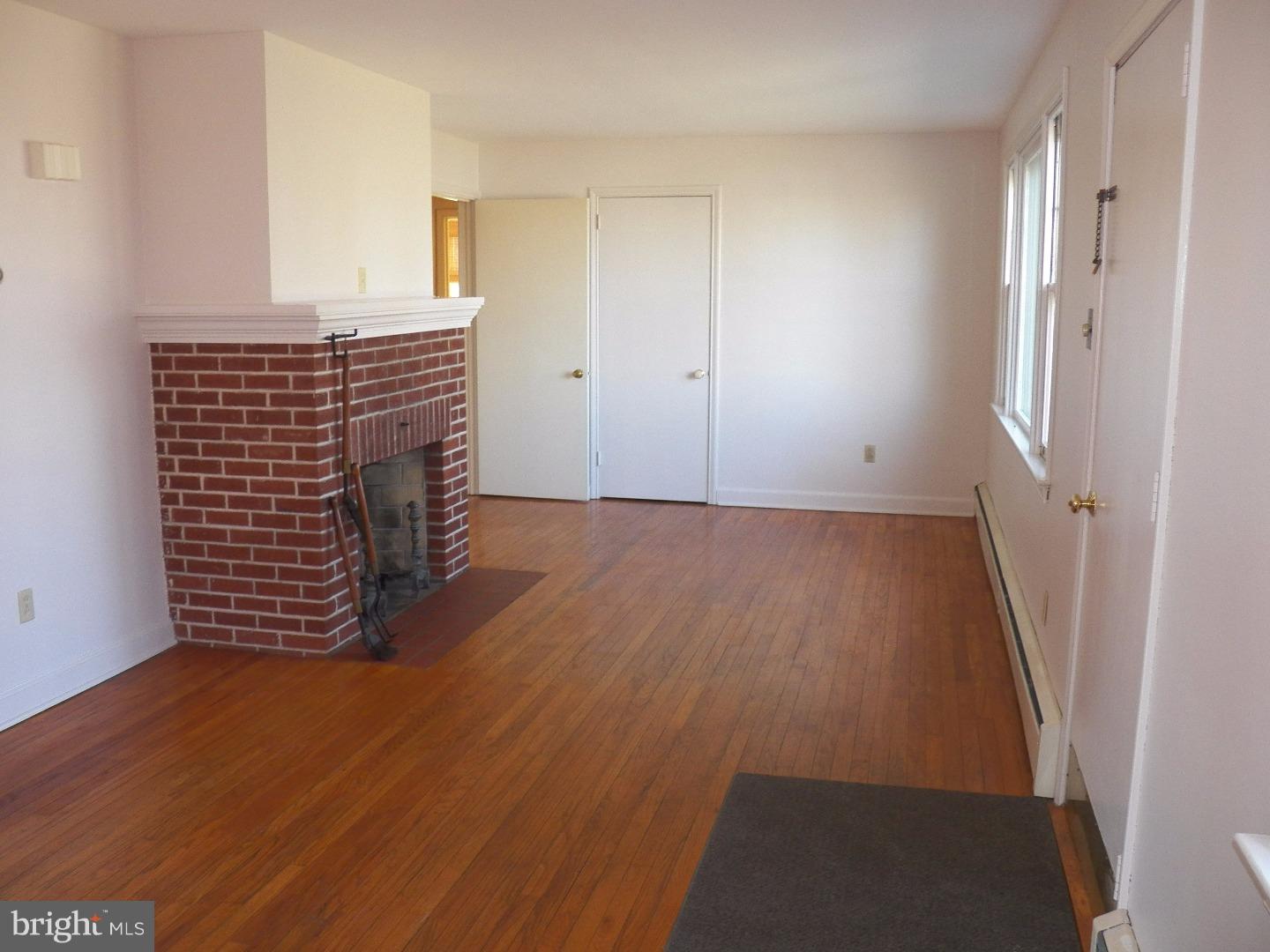 416 East Moyer Road Pottstown, PA 19464 - Photo 11 of 14 Living Room