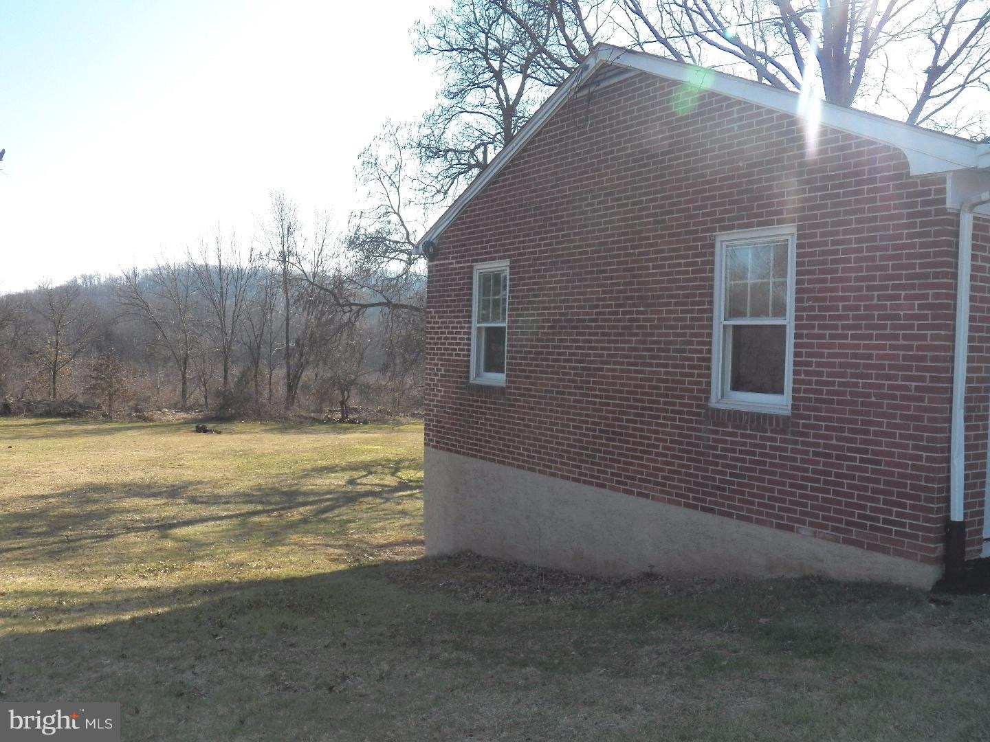 416 East Moyer Road Pottstown, PA 19464 - Photo 4 of 14 Exterior Side