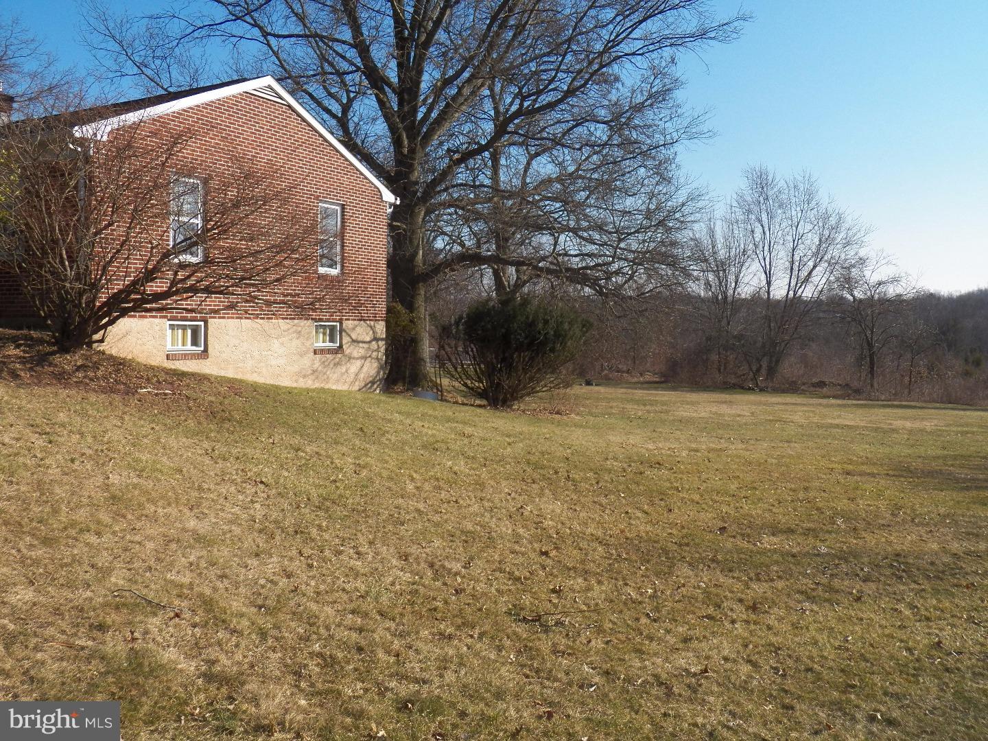 416 East Moyer Road Pottstown, PA 19464 - Photo 6 of 14 Exterior Side