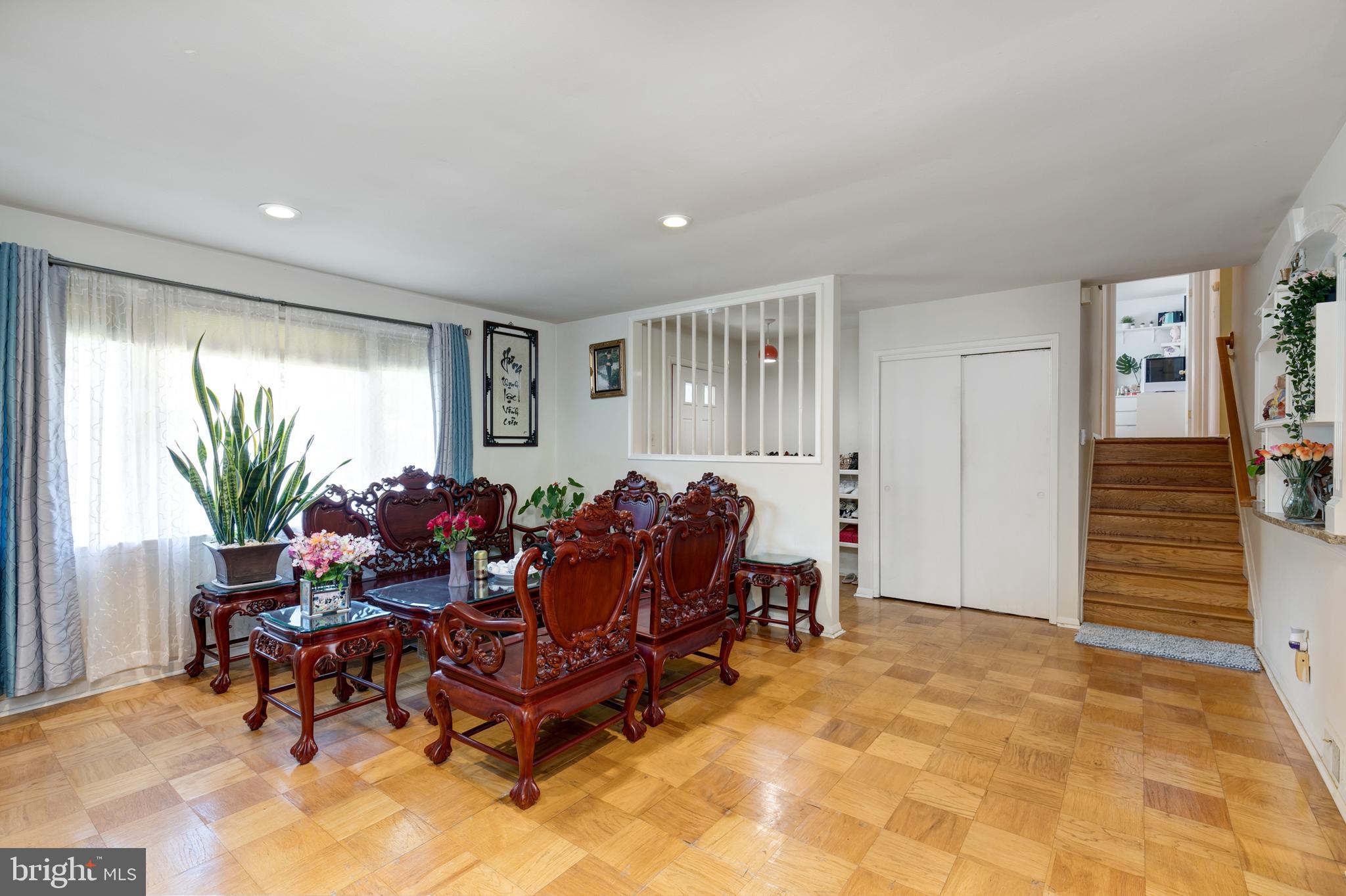 7426 Chatham Street Springfield, VA 22151 - Photo 2 of 19 Gallery Image 2
