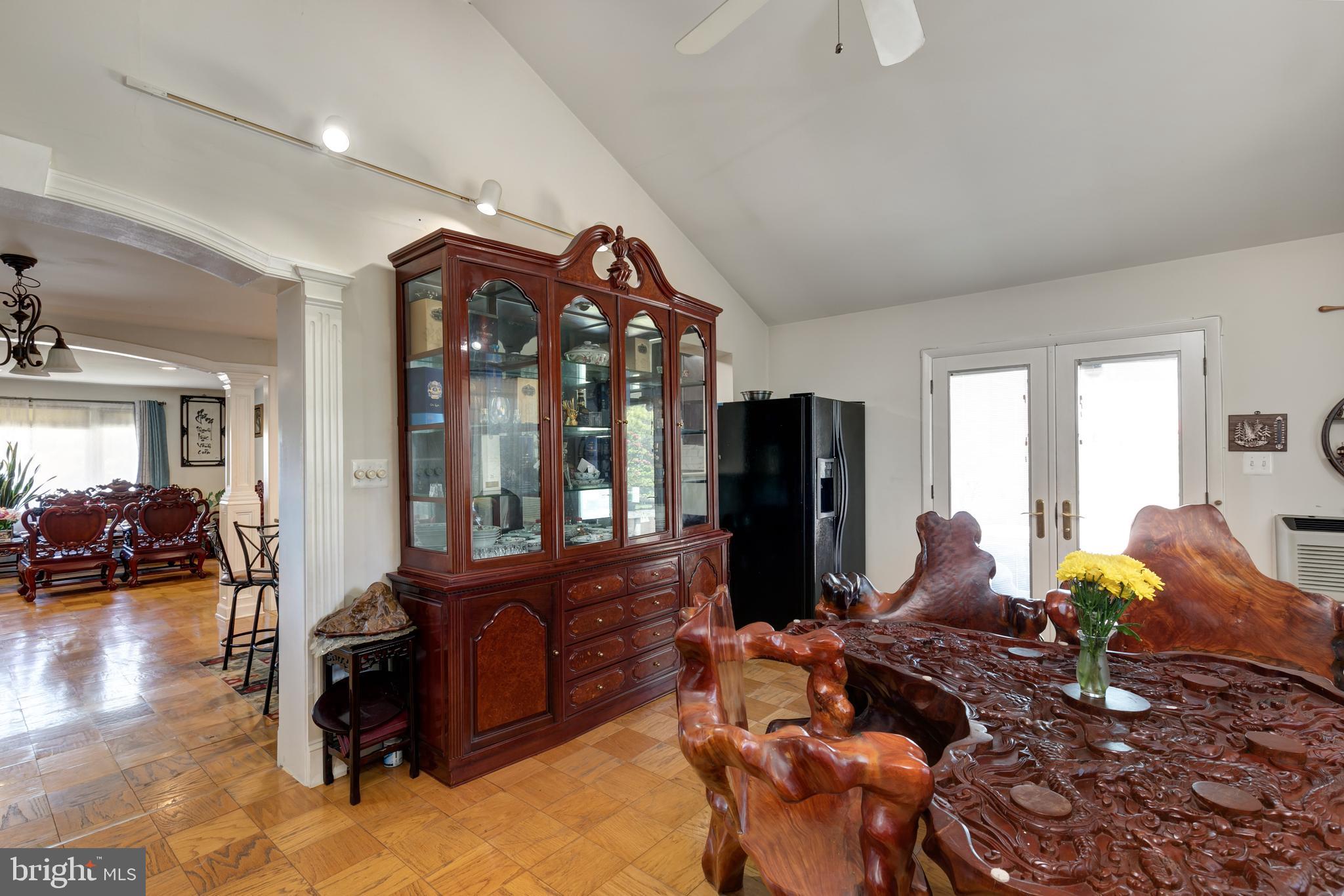 7426 Chatham Street Springfield, VA 22151 - Photo 7 of 19 Gallery Image 7