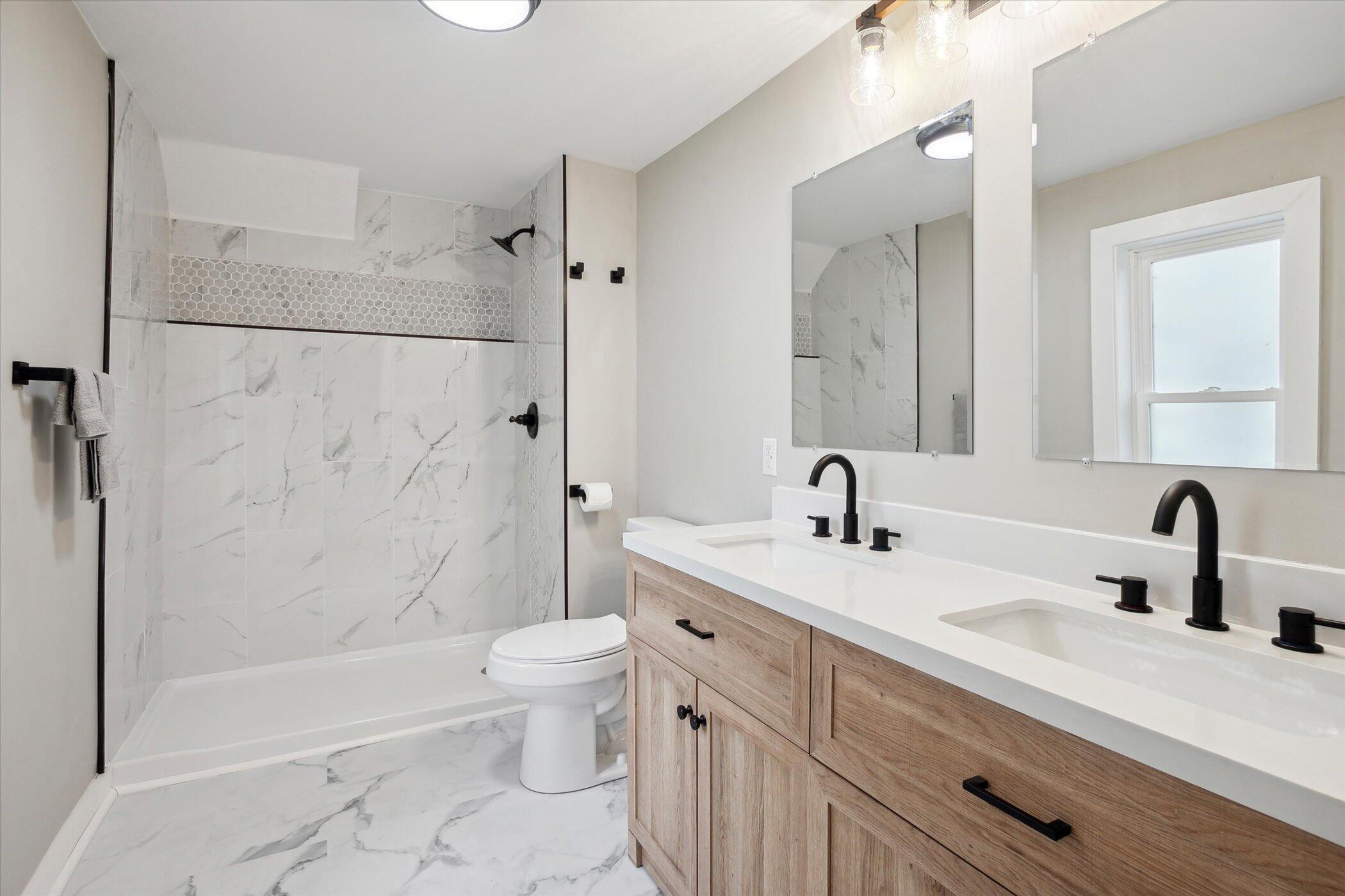 20204 McAllister Road Battle Creek, MI 49014 - Photo 19 of 32 Primary Bathroom