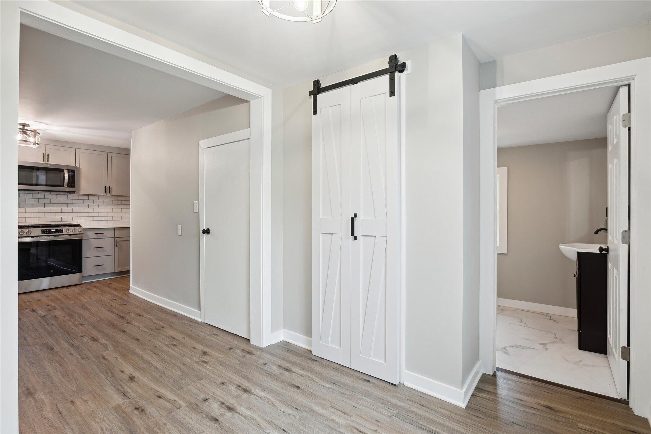 20204 McAllister Road Battle Creek, MI 49014 - Photo 7 of 32 Laundry