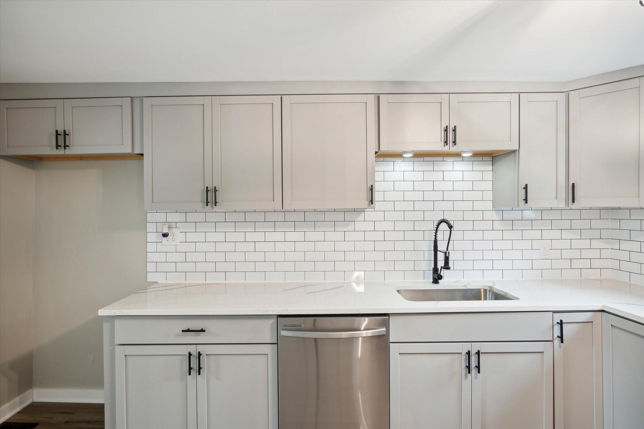20204 McAllister Road Battle Creek, MI 49014 - Photo 9 of 32 Kitchen