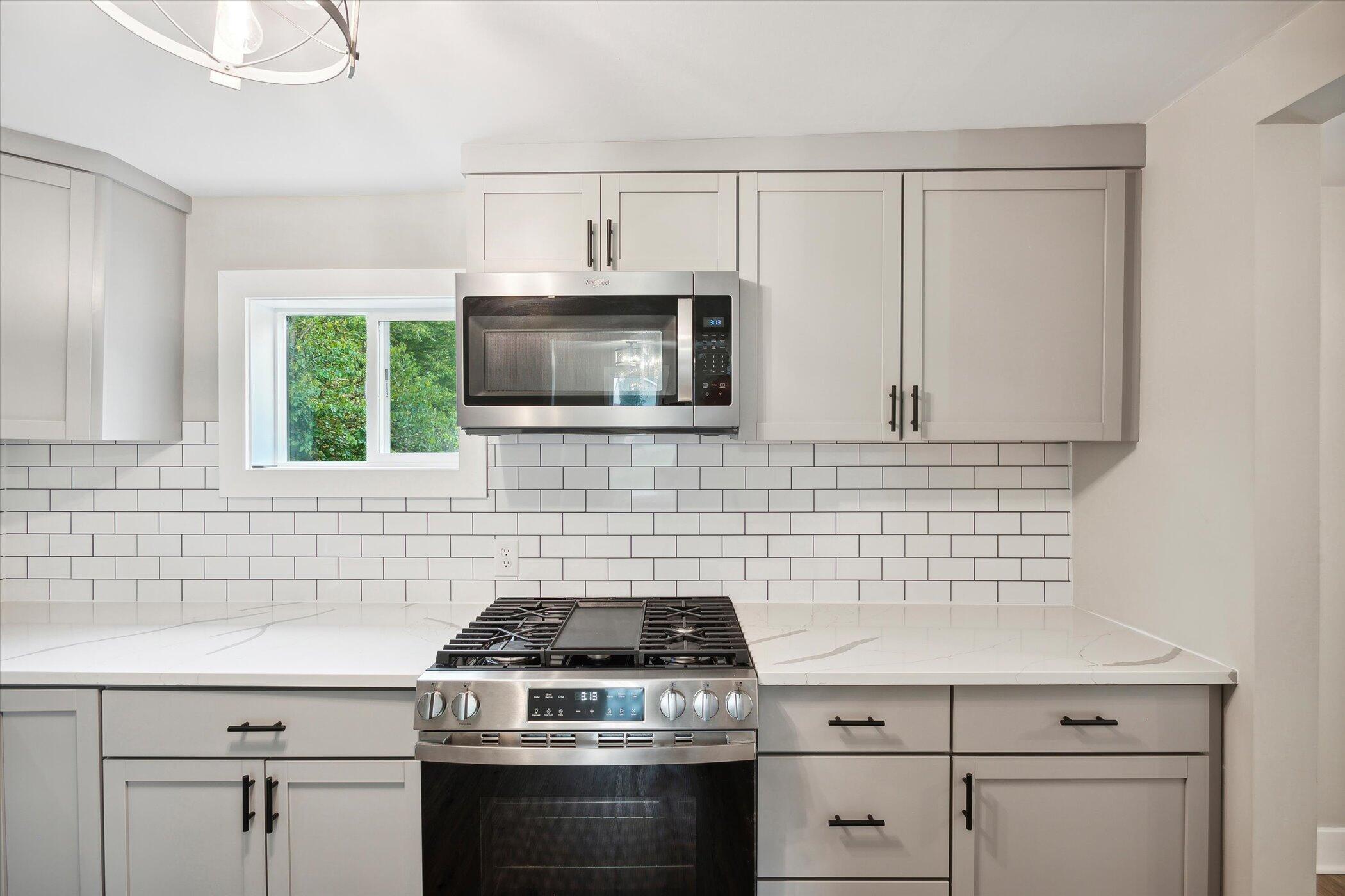 20204 McAllister Road Battle Creek, MI 49014 - Photo 10 of 32 Kitchen
