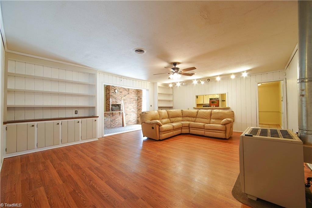 3365 New Walkertown Road Winston-Salem, NC 27105 - Photo 12 of 37