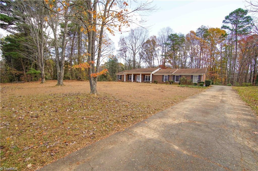 3365 New Walkertown Road Winston-Salem, NC 27105 - Photo 2 of 37