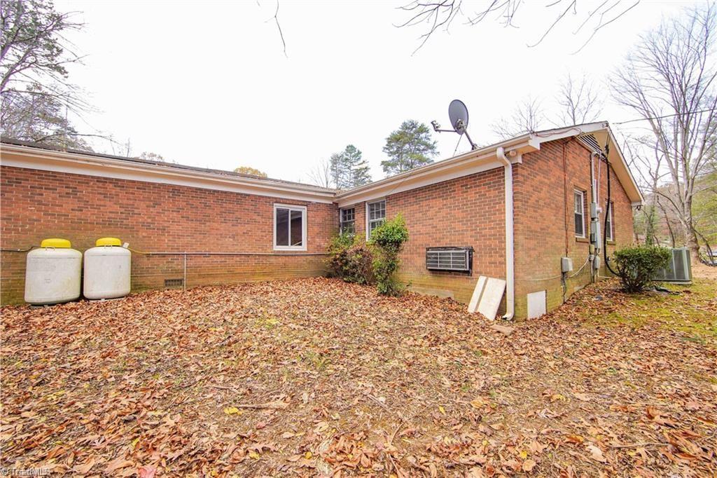 3365 New Walkertown Road Winston-Salem, NC 27105 - Photo 10 of 37