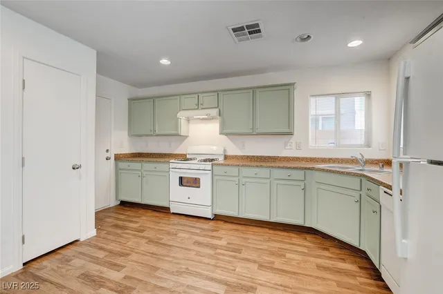 $1,790 | 4266 Winter Cloud Court, Las Vegas, NV 89115