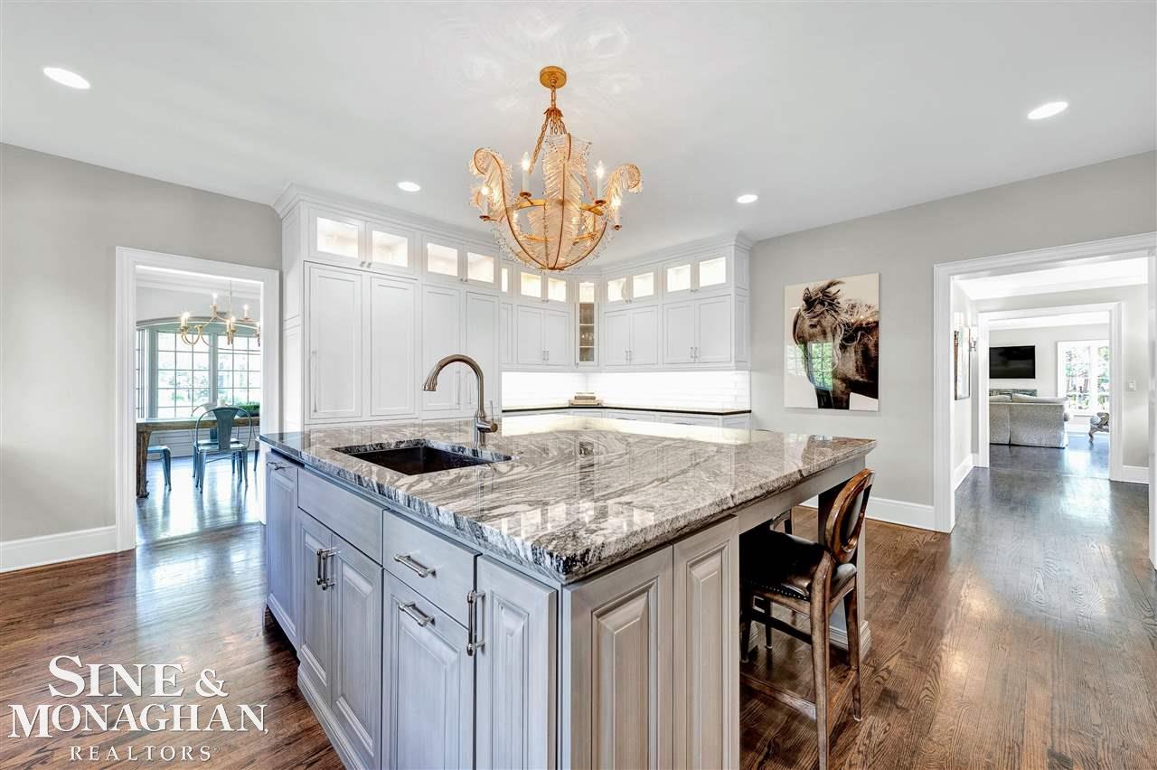 219 Cloverly Road Grosse Pointe, MI 48236 - Photo 14 of 71 50076283-13.JPG